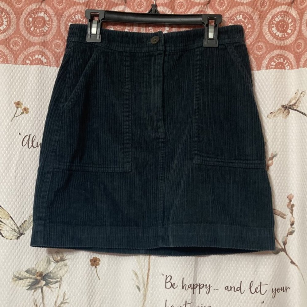 GAP Women's Green Corduroy Mini Skirt Size 00
